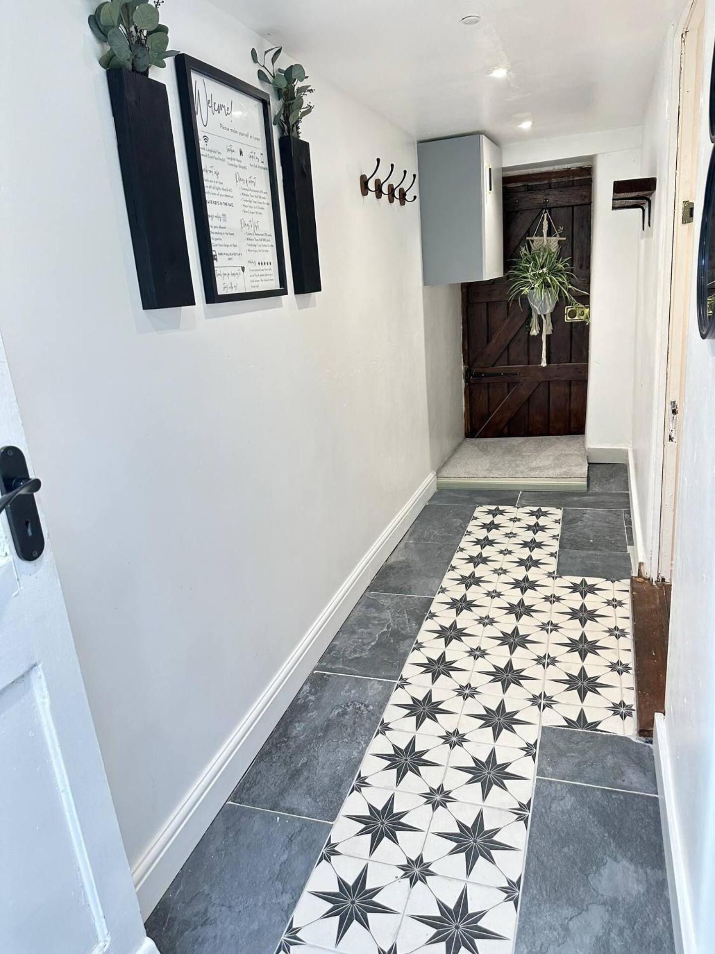 Cosy Stylish Studio Apartment โทรว์บริดจ์ ภายนอก รูปภาพ